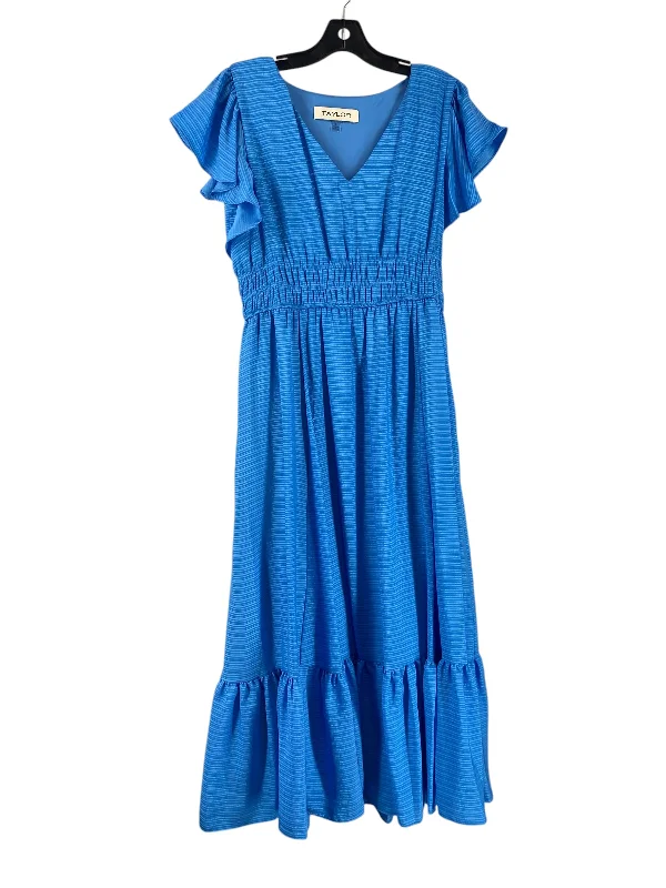 Women's U-Back DressesDress Casual Maxi By Taylor In Blue, Size: L