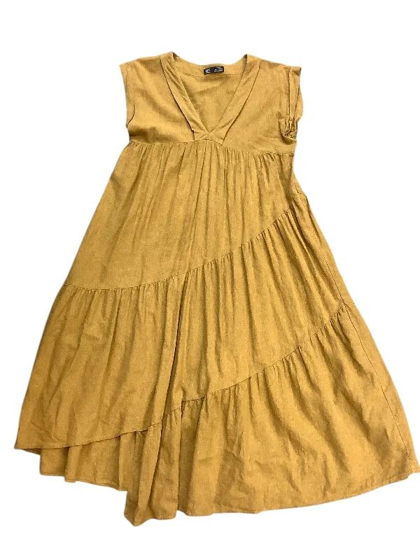 Women's Notched Collar DressesDress Casual Maxi By Cmc In Gold, Size: S