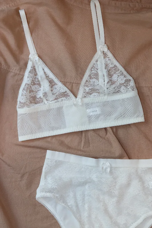 plus-size minimizer underwire braVERA WHITE LACE LONGLINE BRALETTE