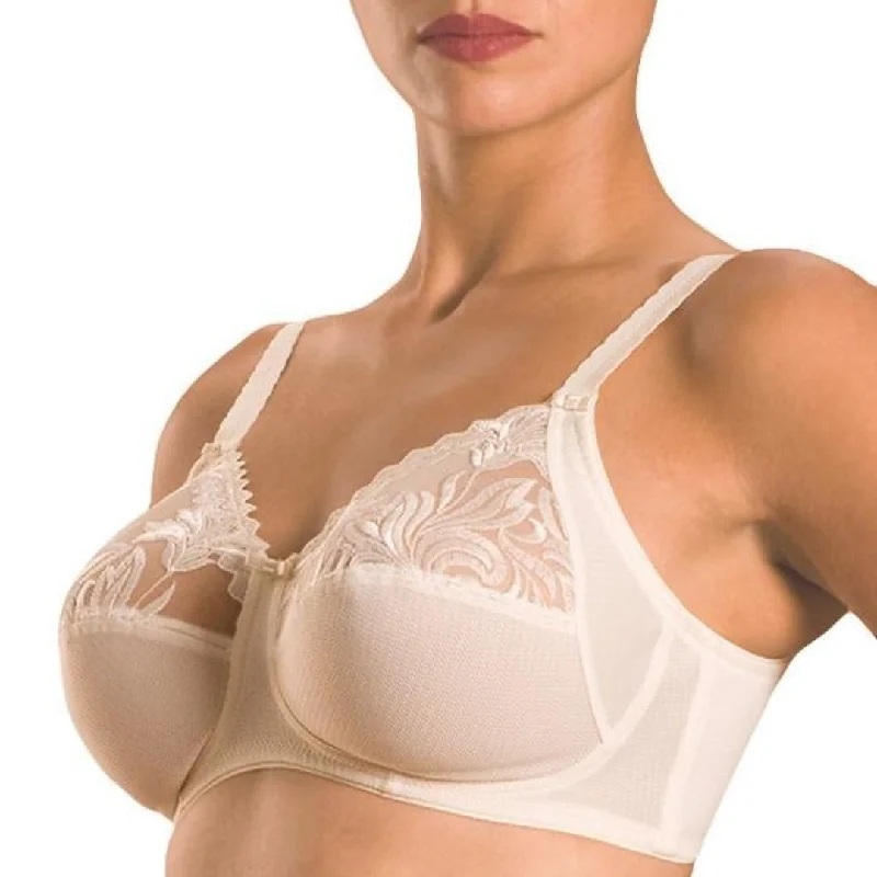 wireless bra with stretch lace for flexibilityChantelle Amazone Wire-Free Soft Cup Bra