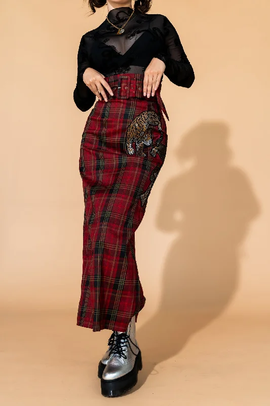 Women's Lightweight SkirtsMischief Maker Plaid Skirt in Red