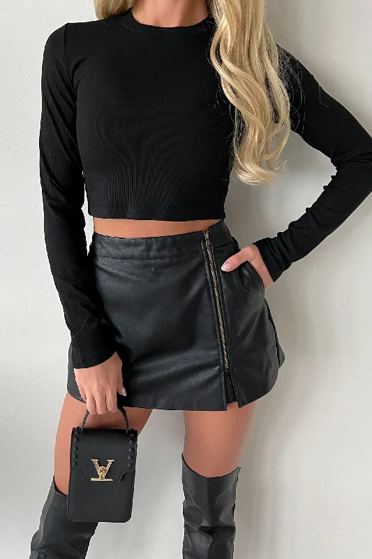 Women's Blouse with PocketsLolani Ribbed Long Sleeve Crop Top (Black)