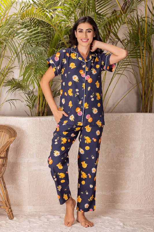 women's pajamas in a cozy, plush fabricPrinted classic collar Night suit