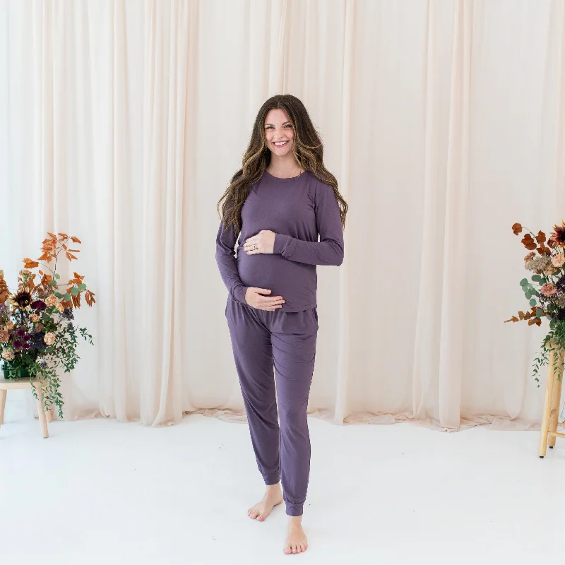 women's pajamas with a stylish cutWomen's Jogger Pajama Set in Currant